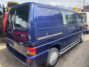 Volkswagen Transporter 2005 Blue