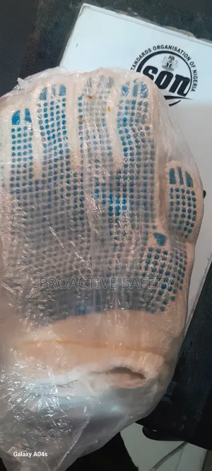 White Cotton Dotted Hand Glove