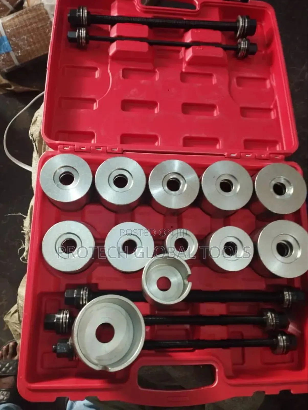 Universal Press and Pull Sleeve Kit .