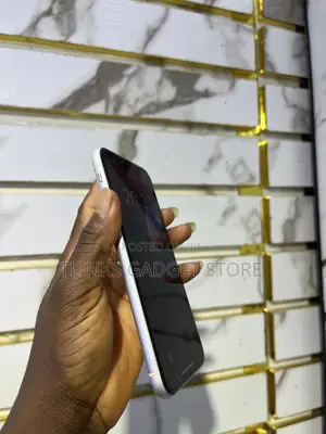 Apple iPhone XR 256 GB White