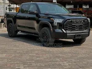 Toyota Tundra 2024 Black