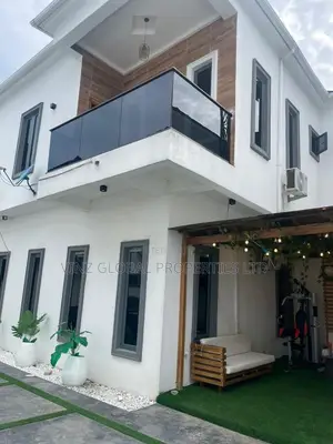 Luxury and Very Spacious 5 Bedroom Self Compound
