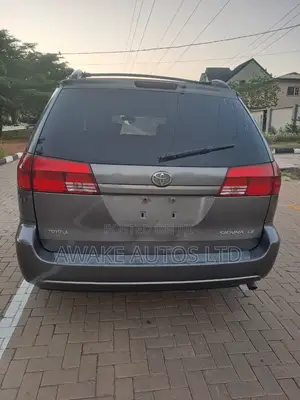 Toyota Sienna LE AWD 2005 Gray