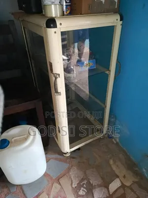 Display Show Glass