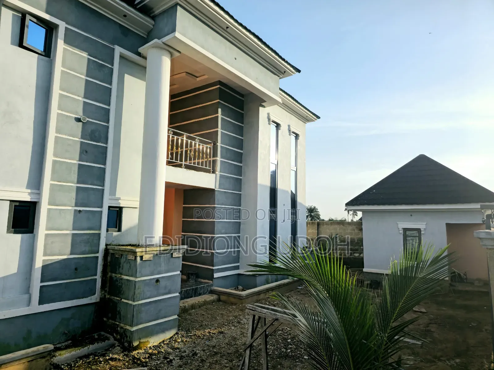 5bdrm Duplex in Shelter Afrique for sale