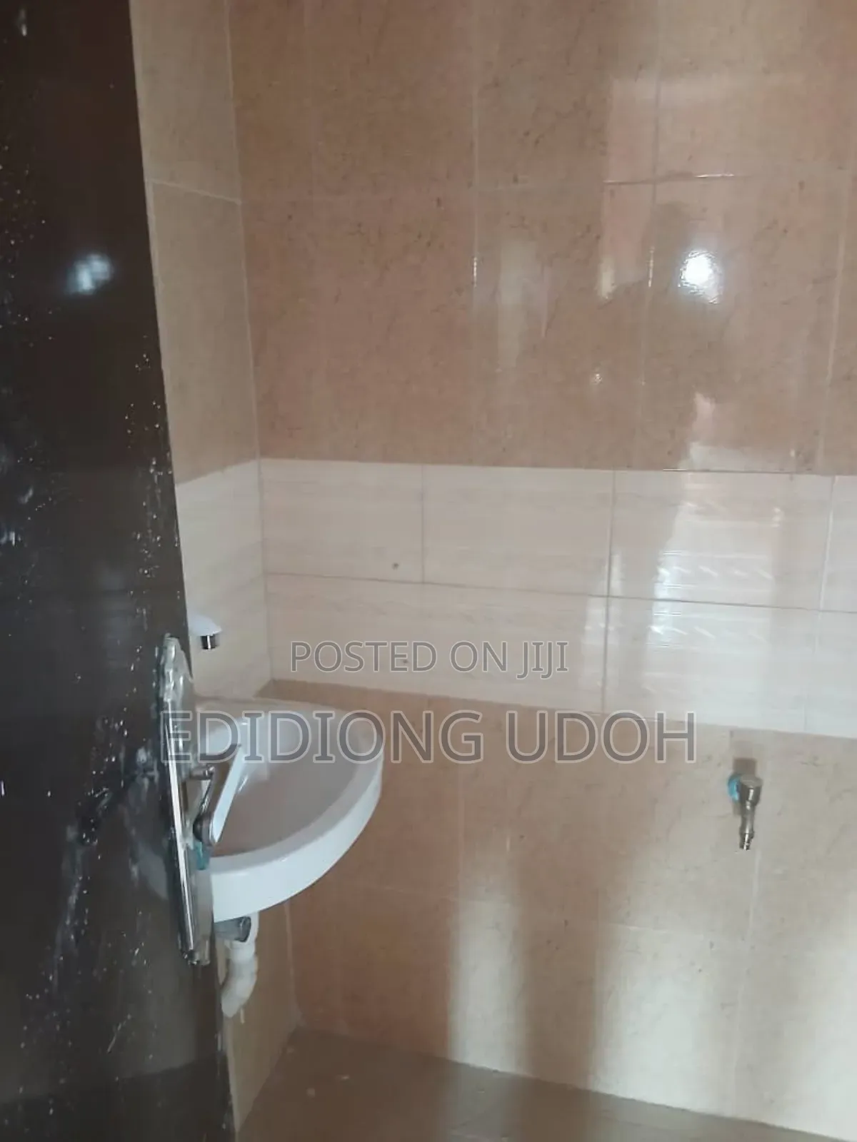 5bdrm Duplex in Shelter Afrique for sale