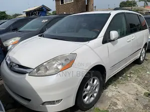 Toyota Sienna 2006 White