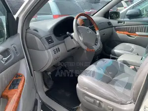 Toyota Sienna 2006 White