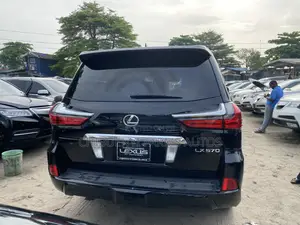 Lexus LX 570 AWD 2018 Black