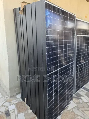 All-black 580watts Solar Panel
