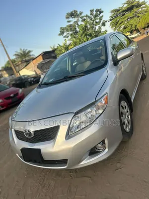 Toyota Corolla LE 4dr Sedan (1.8L 4cyl 4A) 2010 Silver