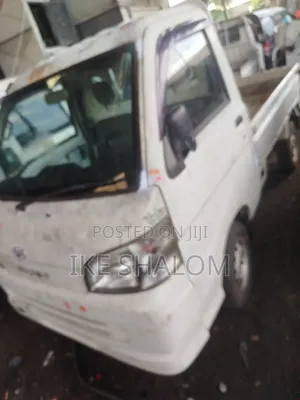Photo - Daihatsu Hijet 2012 White
