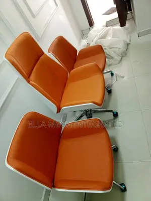 Swivel Office Chair With Arm Rest and Long Back