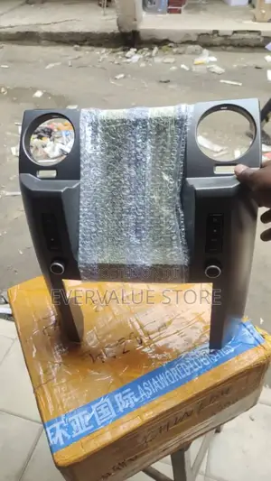 Land Rover Lr3 Tesla Android Player + Reverse Camera