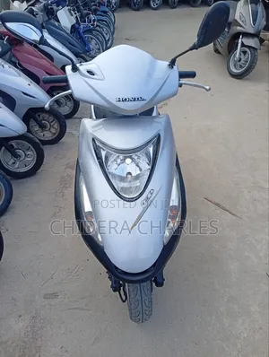 Photo - Honda 2015 White