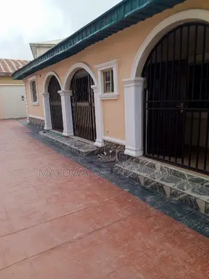 2bdrm Apartment in Ologuneru for rent
