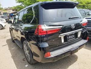 Lexus LX 2018 Black