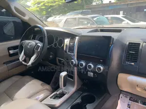 Toyota Sequoia Limited FFV 4dr SUV 4WD (5.7L 8cyl 6A) 2016 Brown