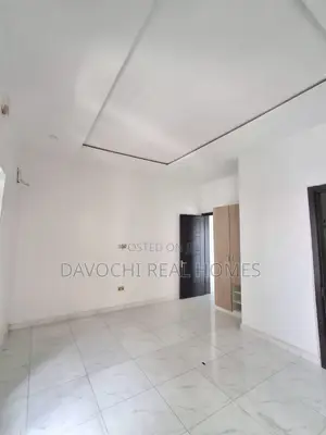 5bdrm Duplex in Blenco, Sangotedo for rent