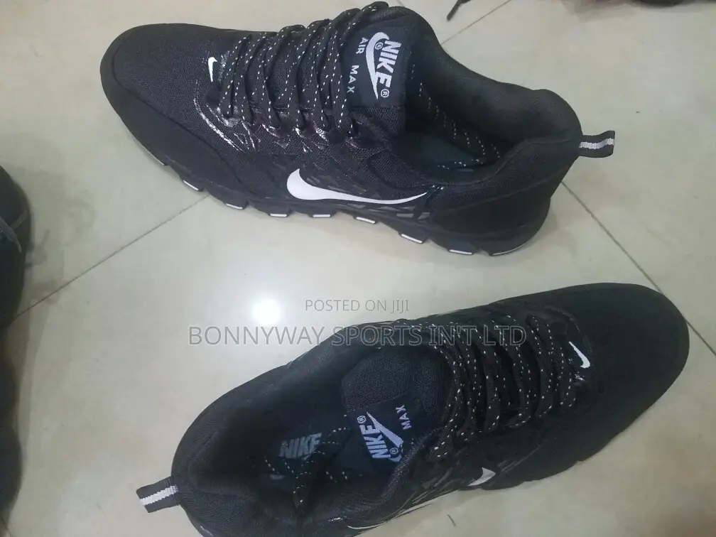 Size 44 Nike Canvas