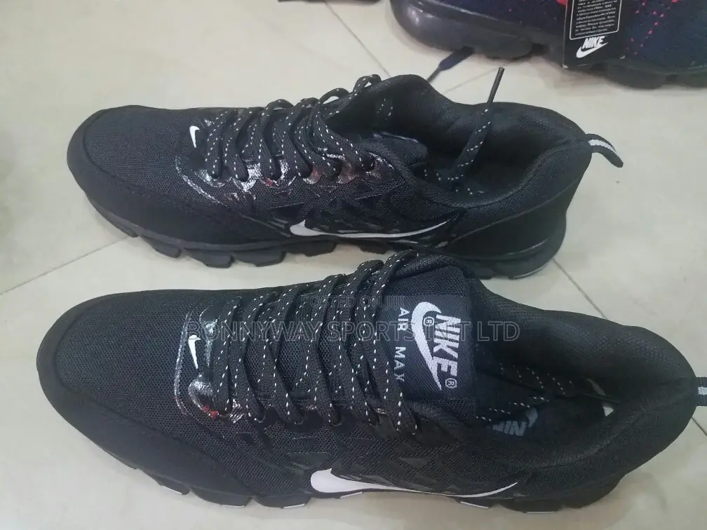 Size 44 Nike Canvas