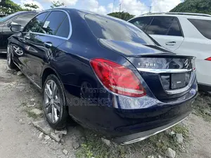 Mercedes-Benz C300 Sport 4Matic Sedan AWD (2.0L 4cyll 7A) 2016 Blue