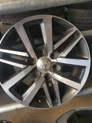 Toyota Hilux 18 Rim 2015 Follow Come