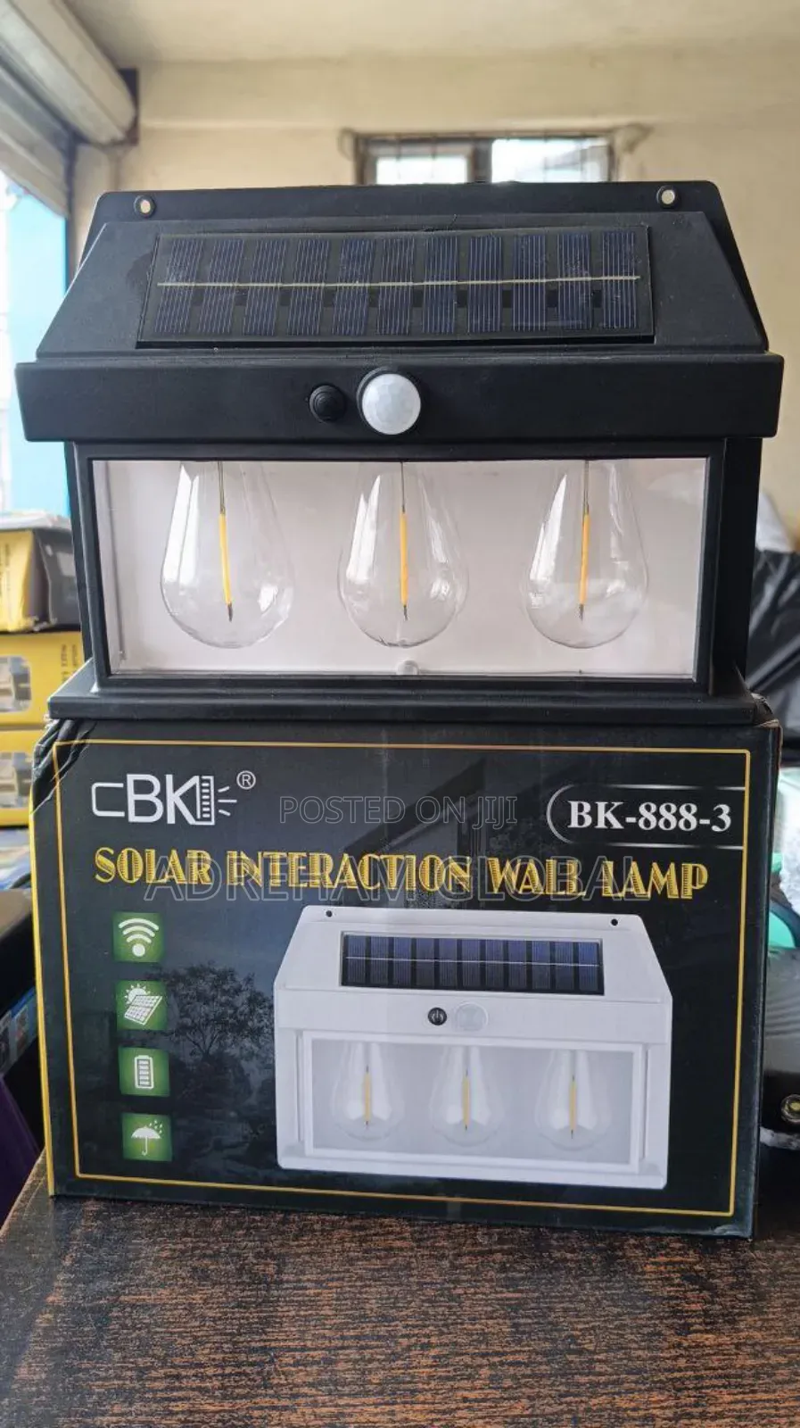 3 Bulbs Solar Rechargeable Sensor Wall Light