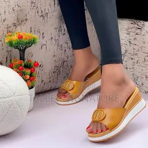 Photo - New in Luxury Chic Slide