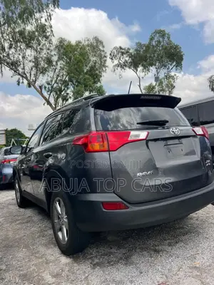 Toyota RAV4 XLE 4dr SUV (2.5L 4cyl 6A) 2015 Gray