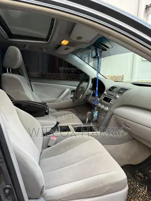 Toyota Camry LE 4dr Sedan (2.5L 4cyl 6AM) 2010 Gray