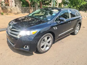 Photo - Toyota Venza XLE AWD V6 2013 Black