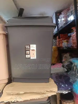 Photo - 15liter Trash Can