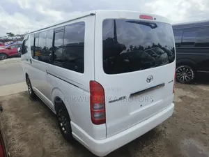 Toyota HiAce 2013 White