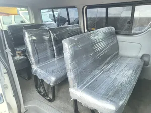 Toyota HiAce 2013 White