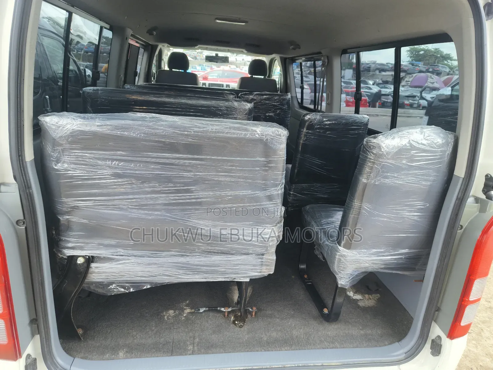 Toyota HiAce 2013 White