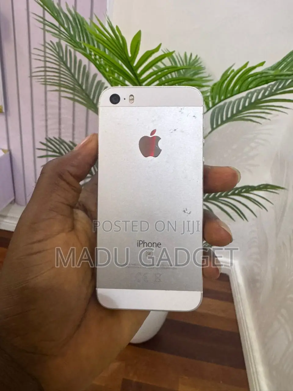 Apple iPhone SE 32 GB White