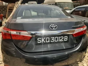 Toyota Corolla Altis 2015 Beige