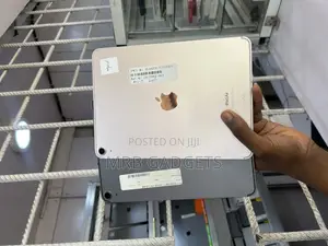 Apple iPad Air (2022) 64 GB