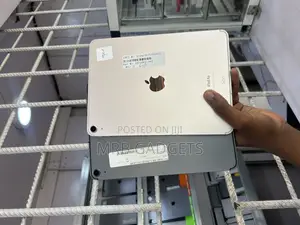 Apple iPad Air (2022) 64 GB