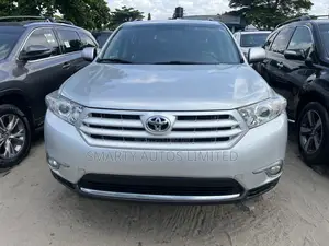 Toyota Highlander Limited 3.5l 4WD 2013 Silver