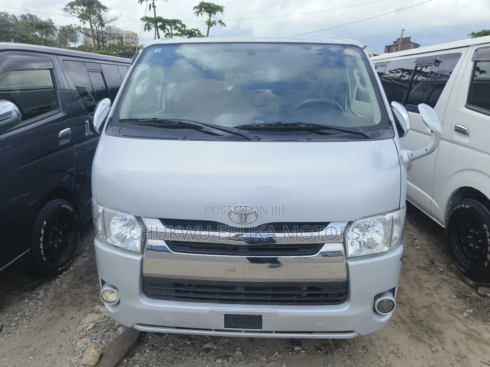 Toyota HiAce 2013 Silver