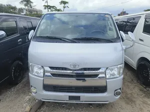 Toyota HiAce 2013 Silver