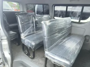 Toyota HiAce 2013 Silver