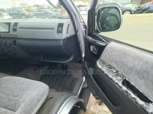 Toyota HiAce 2013 Silver