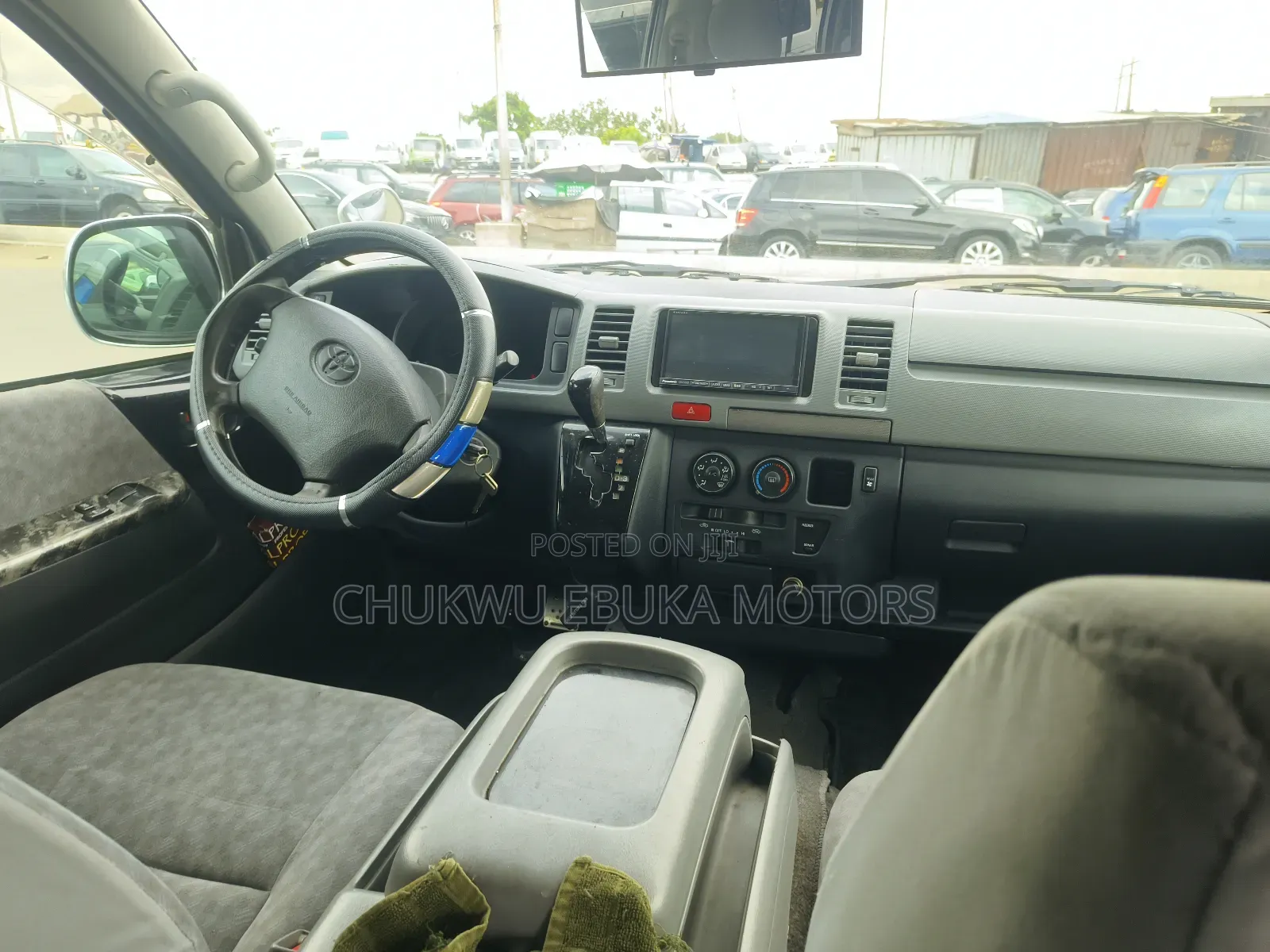 Toyota HiAce 2013 Silver