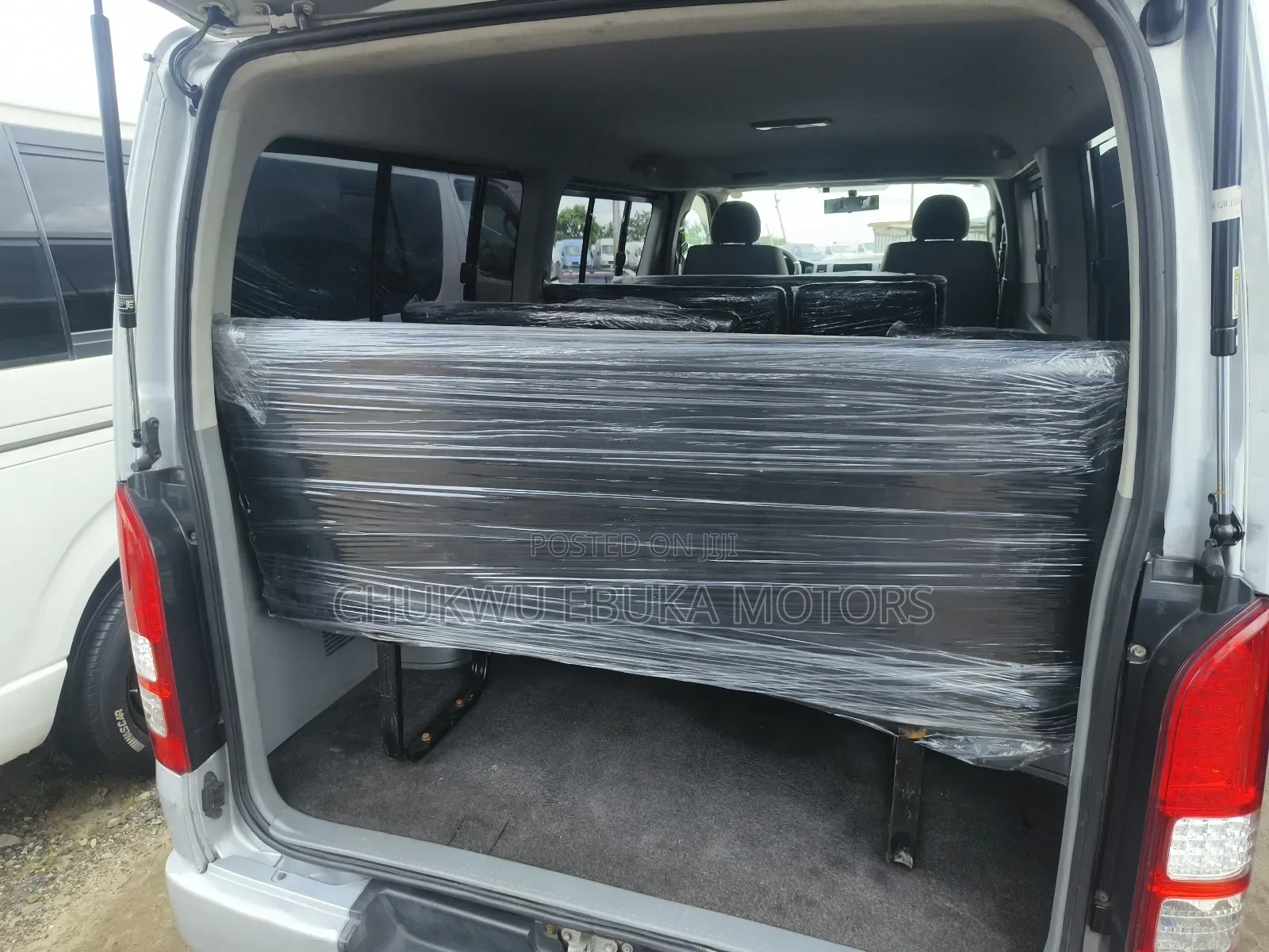 Toyota HiAce 2013 Silver