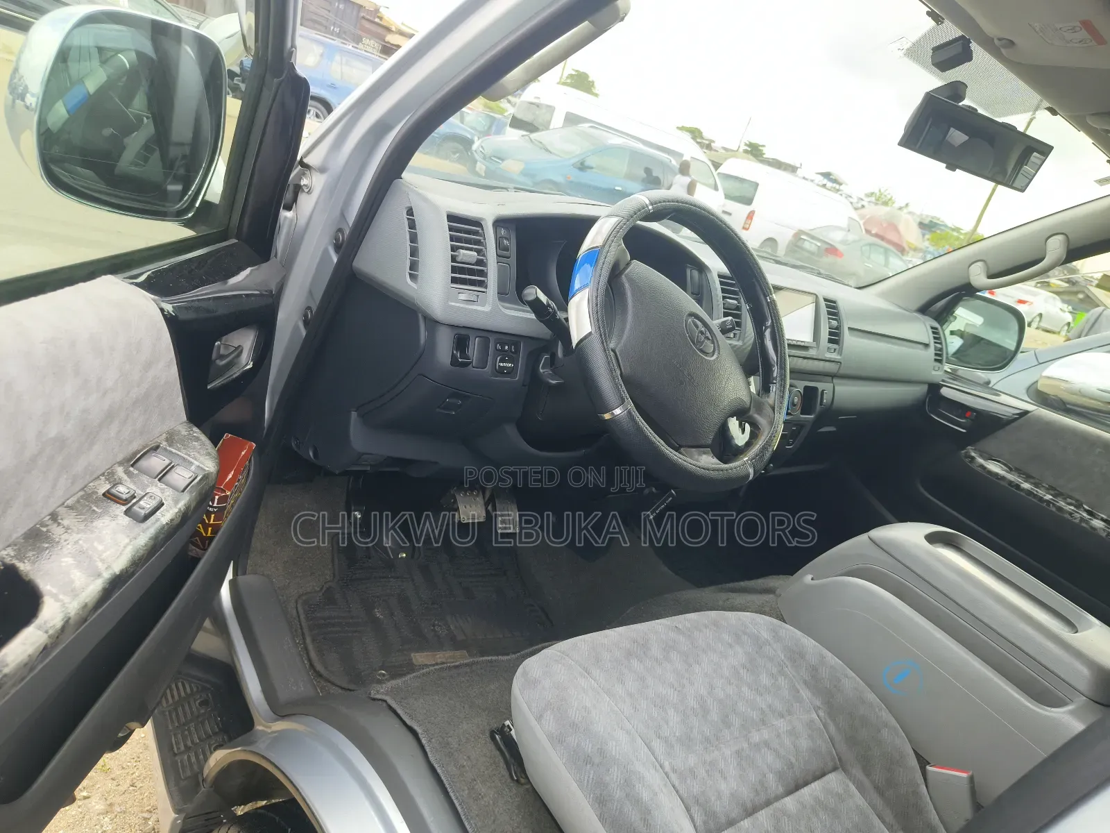 Toyota HiAce 2013 Silver
