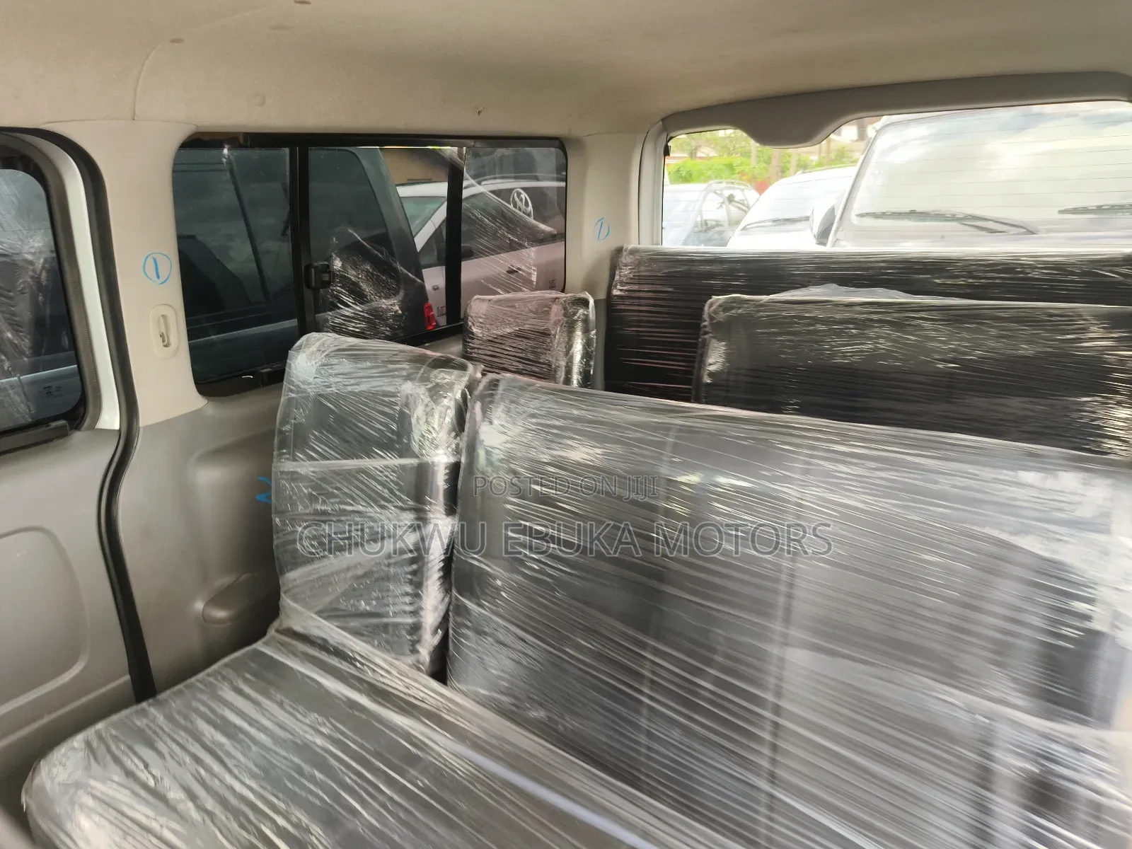 Toyota HiAce 2013 Silver