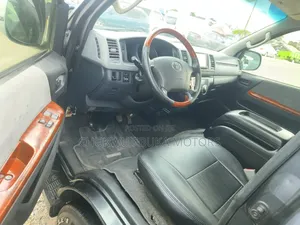 Toyota HiAce 2013 Grey